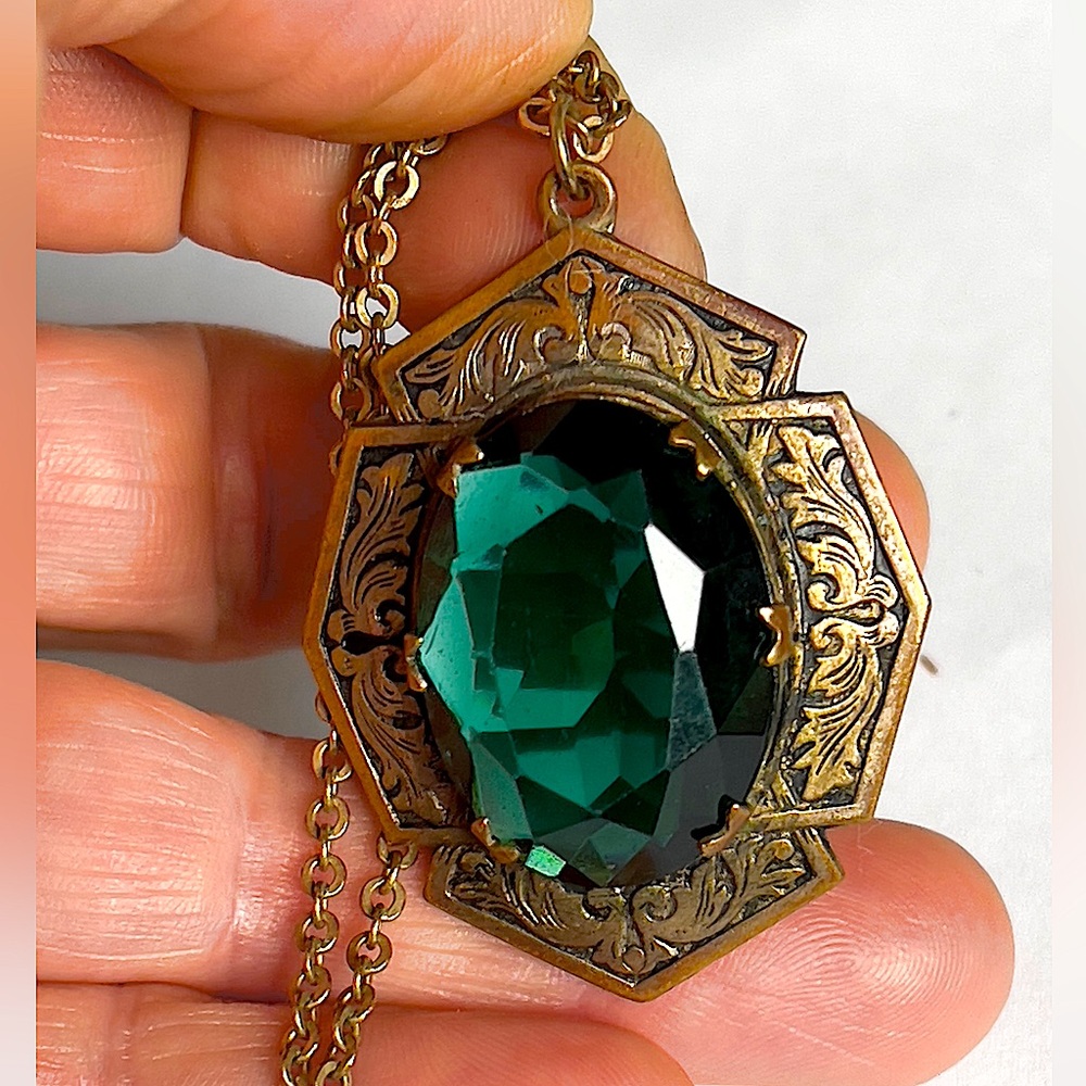 VICTORIAN GREEN GLASS FACETED NECKLACE ON HEAVY GOLD FILL FLAT LINK CHAIN- 20”